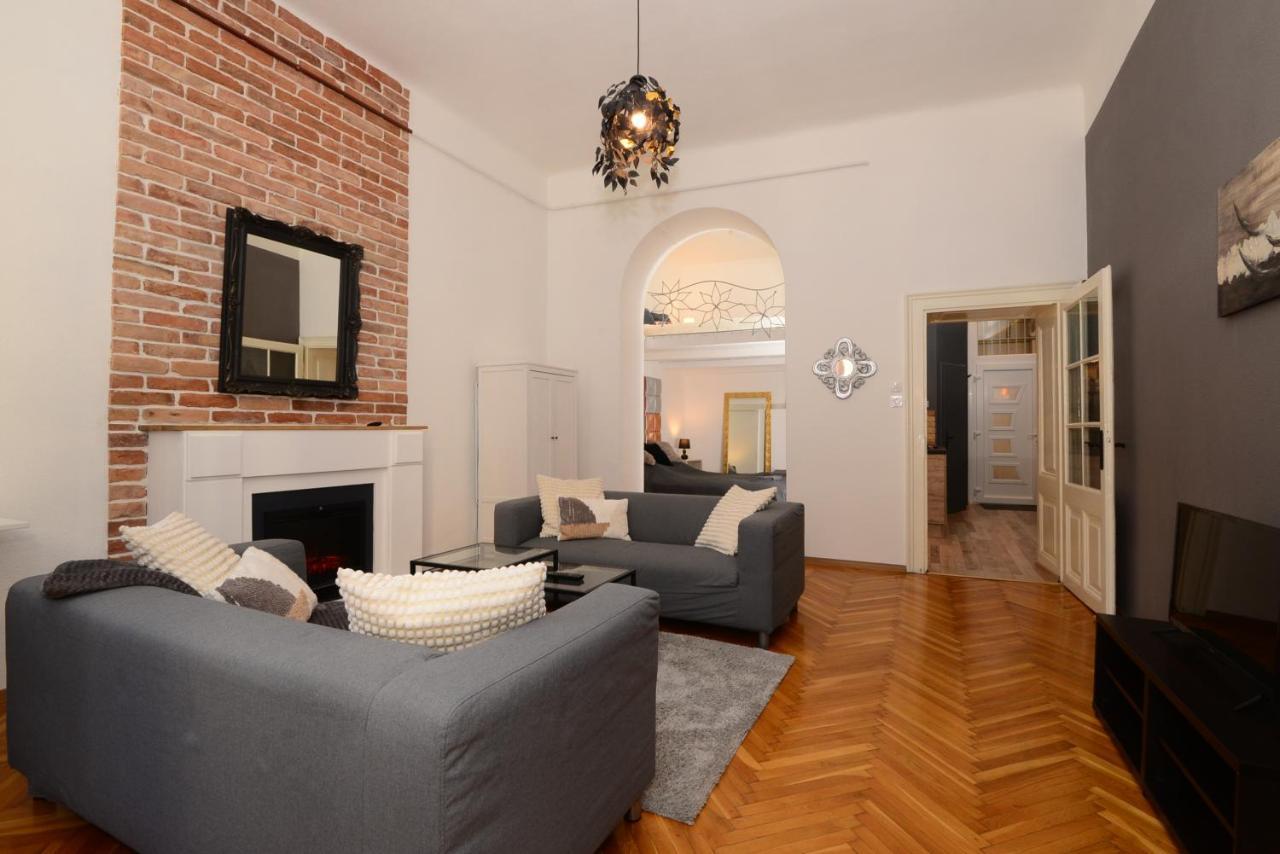Your Place Apartman Budapest Exteriör bild